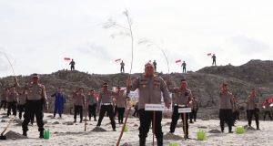 Polres Beltim Gelar Penanaman Pohon, Wujud Kepedulian Lingkungan Di HUT RI Ke-80