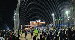 Memasuki 16 Besar Turnamen Bola voli Laur Cup Halaman Kantor Camat di Geruduk Penonton dan suporter