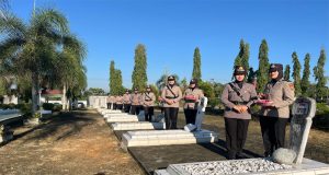 Jejak Pahlawan Jadi Motivasi!” Polwan Polres Kampar Ziarah ke TMP, Siap Lanjutkan Perjuangan untuk Kamtibmas Kondusif!
