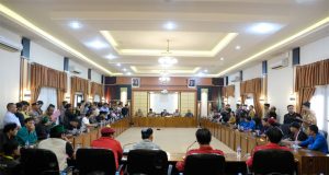 Aksi Mahasiswa Menggugat di DPRD Kalbar Berjalan Damai, Kapolda: “Tidak Ada yang Kebal Hukum”