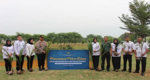 Dukung Program Ketahanan Pangan, Lapas Perempuan Sigli Gelar Penanaman Pohon Kelapa Serentak