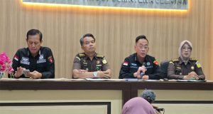 Pemindahan Tersangka PB Mantan Dirjen Perkeretaapian Kemenhub RI Dalam Perkara Dugaan Tipikor LRT Prov. Sumsel ke Rutan Klas I Palembang