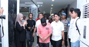 Polda Kalbar Tangkap Empat Penyusup Aksi Masa di Mapolda dan kantor DPRD Provinsi Kalbar, Bom Molotov dan Senjata Tajam Disita