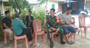 Babinsa Singkawang Barat Pererat Silaturahmi Lewat Komsos di Wilayah Binaan