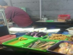 Ayam Penyet Atau Bakar Pak Kumis, Viral di Sosmed Dengan Sambal Hijaunya