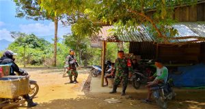 Komsos Babinsa Jaga Kebersamaan dan Kekompakan Warga Singkawang Selatan