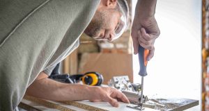 Efektif! Cara Membuka Baut yang Kendor dengan Trik Sederhana