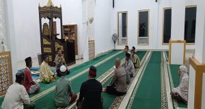 Dekat Dengan Warganya, Polsek Muara Pawan Gelar Subuh Keliling di Masjid Babul Ihsan Desa Sungai Awan Kiri