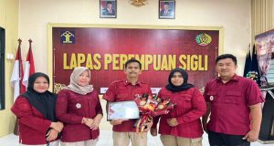 Lapas Perempuan Sigli Beri Penghargaan Pegawai Teladan, Dorong Peningkatan Kinerja dan Integritas