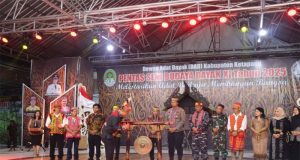 Wakapolres Ketapang Hadiri Acara Penutupan Pentas Seni Budaya Dayak Ke-11 Tahun 2025 di Kabupaten Ketapang