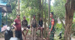 Babinsa Serui Galang Pemuda Imandoa Ciptakan Kampung Tertib dan Aman