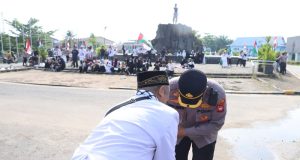Kapolres Melawi Mengucapkan Terima Kasih Kepada Peserta Aksi Damai Untuk Palestina