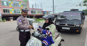 Polres Beltim Gencarkan Edukasi Keselamatan Berlalu Lintas Pada Masyarakat Pengguna Jalan Raya