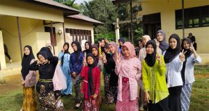 Paud SD SMPN 06 Satap Sungai Laur Gelar Upacara Hari Sumpah Pemuda ke 97 di Desa Bayun sari
