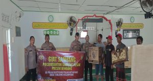 Kapolsubsektor Simpang Pesak Sambang Ke Pulau Ketapang, Salurkan Bantuan Ke Mushola Sekaligus Pererat Silaturahmi