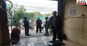 Babinkamtibmas Desa Setiamulya Tinjau TKP Dugaan Aksi Hipnotis Terhadap Anak Sekolah