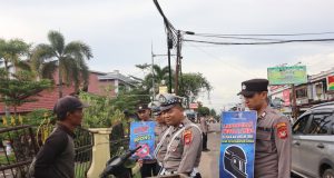 Polres Ketapang Laksanakan Kegiatan Ops Zebra Kapuas 2025, Berikan Teguran dan Himbauan kepada Pengendara