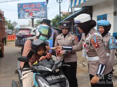 Ops Zebra Kapuas 2025, Polres Ketapang Terus Berikan Edukasi Tertib Berlalu Lintas di Pos Ale-Ale