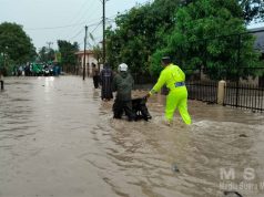 Polres Pidie Turunkan Personel dan Perahu Karet Bantu Warga Terdampak Banjir