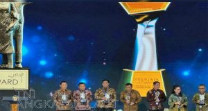Laksamana TNI Dr. Muhammad Ali Dianugerahi BI Special Award 2025 di Hadapan Presiden RI