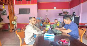 Polsek Manis Mata Laksanakan Kegiatan Jumat Curhat Bersama Tokoh Masyarakat Kecamatan Manis Mata