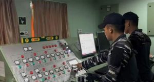 KRI Bontang-907 Dikerahkan, TNI AL Salurkan 2.000 KL BBM dan Logistik untuk Wilayah Bencana di Sumatera