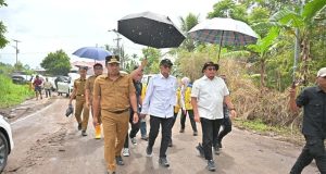 Wagub Vasko Dampingi Menteri PU Tinjau Kerusakan Infrastruktur Pascabencana di Sumbar