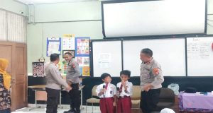 Sat Binmas Polres Metro Jakarta Utara Gelar Kegiatan Polisi Sahabat Anak di SDN 03 Waraka