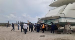 PT. KTU Galangan Kapal Marunda Tunjukkan Kepedulian Sosial, Libatkan Warga Lihat Proses Pembuatan Kapal