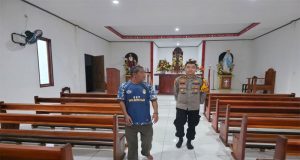 Menjelang Perayaan Natal 2025, Kapolsek Manis Mata Sambangi Pengurus Gereja