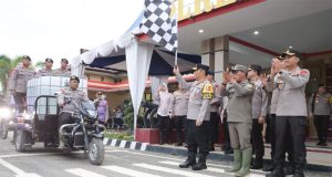 Wakapolri Salurkan Bantuan Kemanusiaan dan Siapkan Sumur Bor bagi Warga Terdampak Banjir Bandang Tapteng