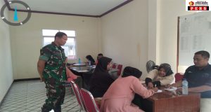 Antusias Warga Tiga Desa Padati Kantor Desa Setiamulya pada Pembagian BLT Kesra