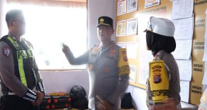 Pastikan Keamanan Arus Nataru dan Momen Peringatan 5 Rajab Guru Sekumpul ke-21, Kapolda Kalteng Tinjau Pos Pengamanan Terpadu Polres Pulang Pisau
