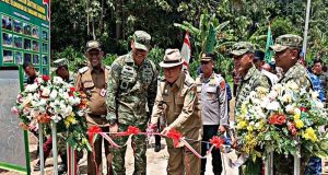 Wujudkan Kemanunggalan TNI-Rakyat, Pangdam XXI/Radin Inten Resmikan Jembatan Gantung Garuda di Tanggamus
