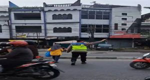 Polsek Sunggal Gelar Pengaturan Lalu Lintas Pagi Hari, Pastikan Aktivitas Warga Berjalan Lancar