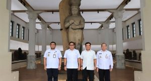 Wakil Menteri Pertahanan Donny Ermawan Taufanto melakukan kunjungan ke MUSEUM NASIONAL INDONESIA