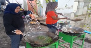 Sudin Sosial Jakarta Utara Melaksanakan Kegiatan Dapur Umum untuk Penyintas Kebakaran di Cilincing