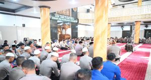 Sisi Religius Korps Bhayangkara: Personel Polda Jambi Khusyuk Ikuti Binrohtal Islam