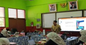 Peningkatan Kompetensi Guru untuk Memahami Konten Pembelajaran dan Cara Mengajarkan Literasi Di SDN 01 Kartini Jakarta Pusat