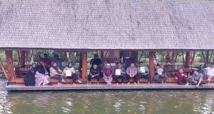 Finalisasi AD/ART Mesjid Al-Hikmah Kemayoran Dilaksanakan di Gubuk Mang Engking Kelapa Gading