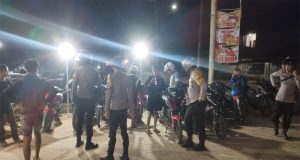 Antisipasi Gangguan Kamtibmas dan Penertiban Knalpot brong, Kapolsek Simpang Hulu Pimpin Langsung Blue Light Patroli