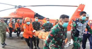 Satu Jenazah Korban Jatuhnya Pesawat ATR 42-500 Berhasil Dievakuasi ke Lanud Sultan Hasanuddin