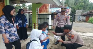 Sat Binmas Polres Tanggamus Gelar Penyuluhan dan Sambang Kamtibmas di Kota Agung Timur dan Pantai Limau