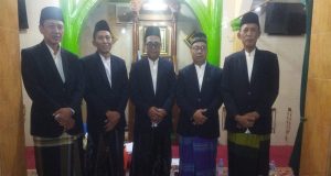Ketua DMI Kemayoran Saksikan Peremajaan Ketua DKM AL-HIKMAH Serdang Jakarta Pusat
