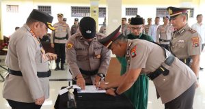 Kapolres Beltim Pimpin Upacara Sertijab Kapolsek Dendang