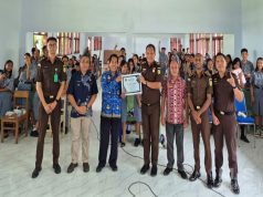 Jaksa Masuk sekolah, kejari Talaud tanamkan kesadaran hukum di SMA neg 1 Essang