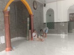 Warga Abadi RT 03/RW 04 Pondok Karya Gelar Kerja Bakti Bersihkan Musala Sambut Ramadan