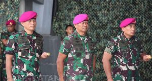 Pangkormar Pimpin Upacara Militer Pelepasan Dua Prajurit Marinir Gugur di Cisarua