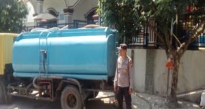 Polda Kepri Turun Tangan Bantu Masyarakat Dalam Penyediaan Air Bersih Hari ke 10 di Tanjung Sengkuang Berjalan Kondusif