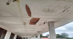 Gawat Ruangan SMA Negeri 1 Pakkat : Rusak Parah, Kebijakan Sekolah Dinilai Kurang Perhatian